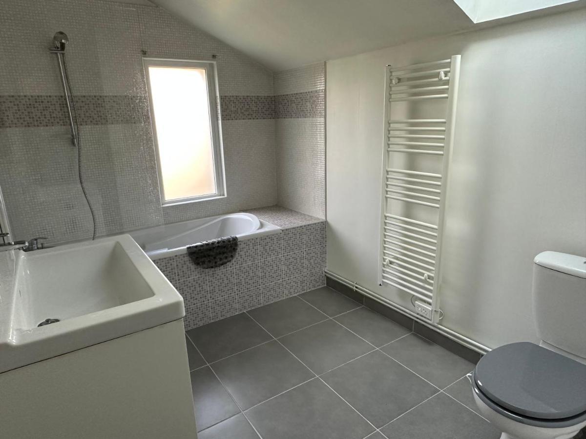La Maison Des Declos Avec Parking Prive Bayeux Extérieur photo